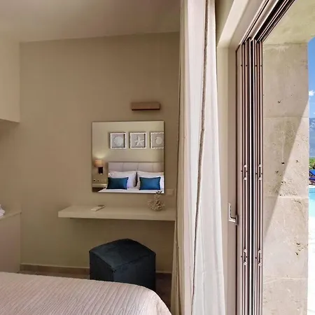 Kleismata Sleeps 6 With Pool Air Con And Wifi