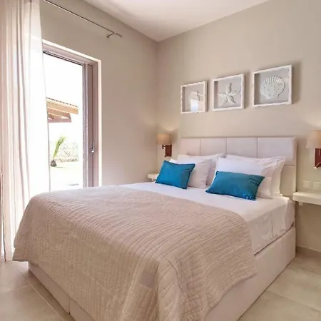 Kleismata Sleeps 6 With Pool Air Con And Wifi