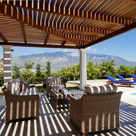 Kleismata Sleeps 6 With Pool Air Con And Wifi